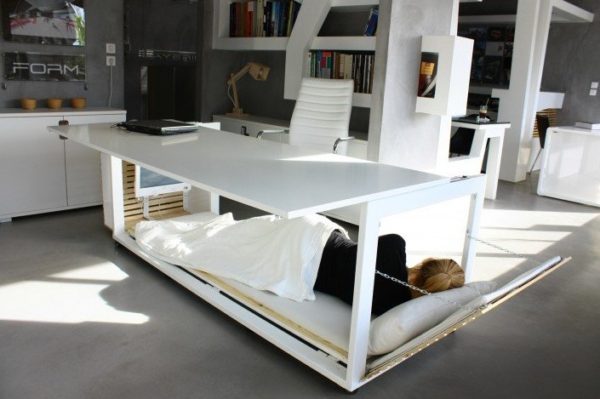 Un lit pour faire la sieste au bureau ? – L'avant gardiste