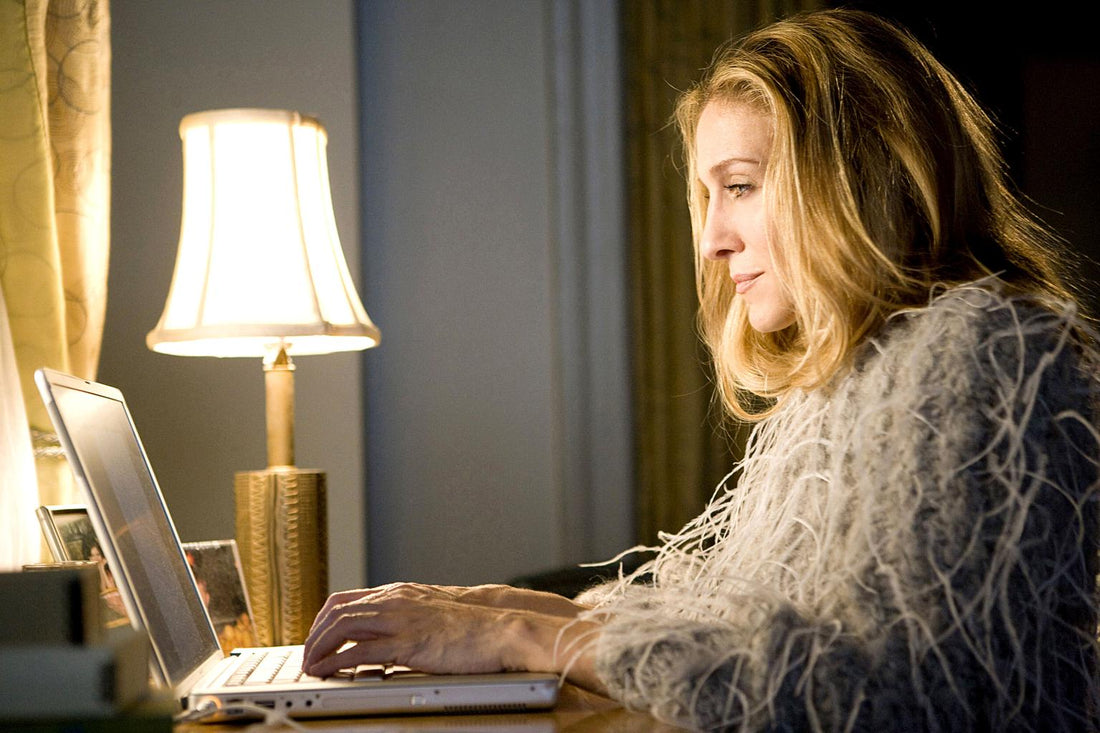 carrie-bradshaw-sarah-jessica-parker-working-from-home