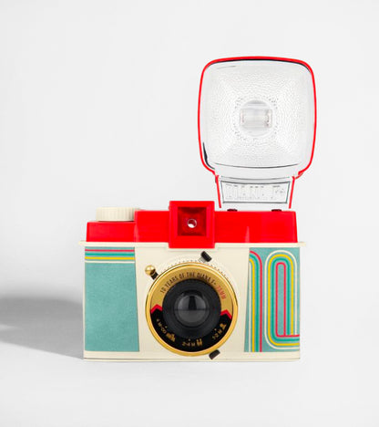 Appareil photo vintage Diana F+ avec flash