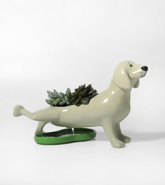 Cache-pot chien qui fait pipi