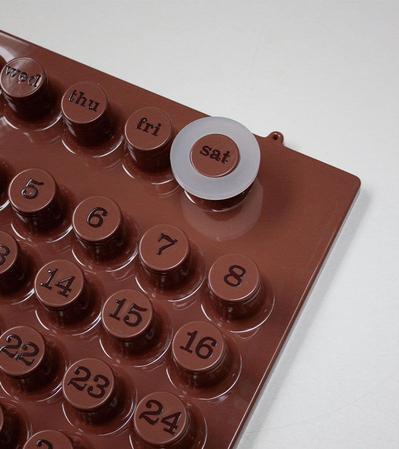 Calendrier perpétuel Ring a Date café mousse, Objet design