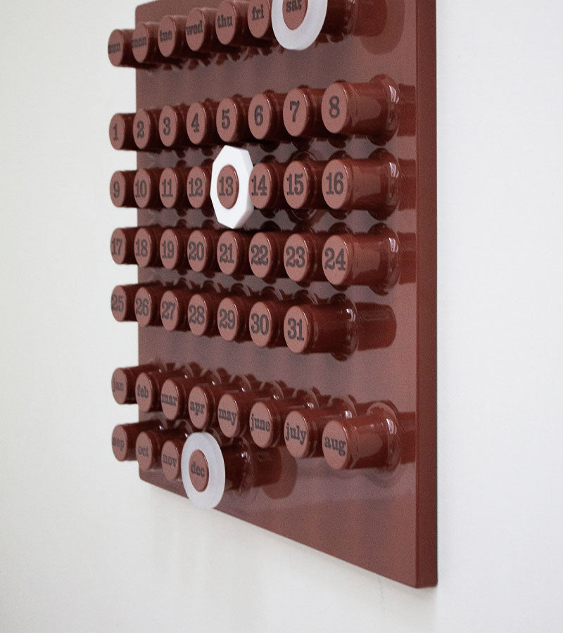Calendrier perpétuel Ring a Date café mousse, Objet design