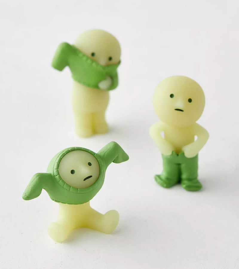Figurine fluorescente Smiski - série Dressing