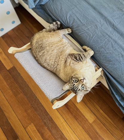 Hamac en bois pour chats