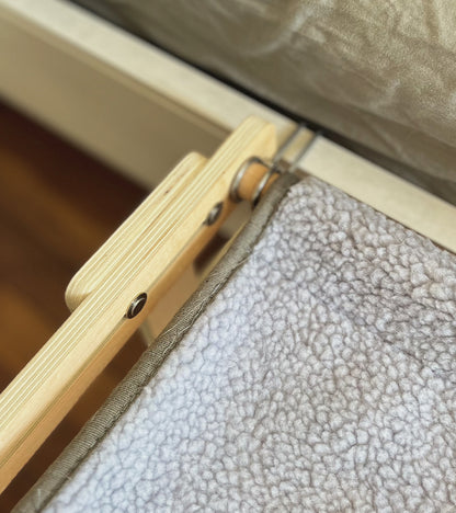 Hamac en bois pour chats