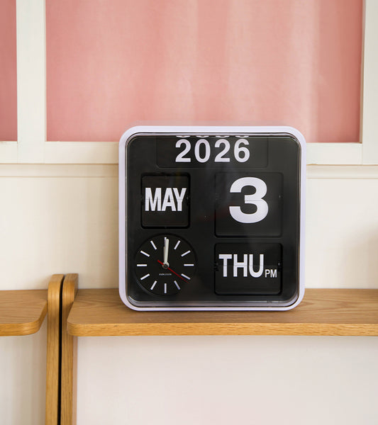 Horloge calendrier Flip - Karlsson