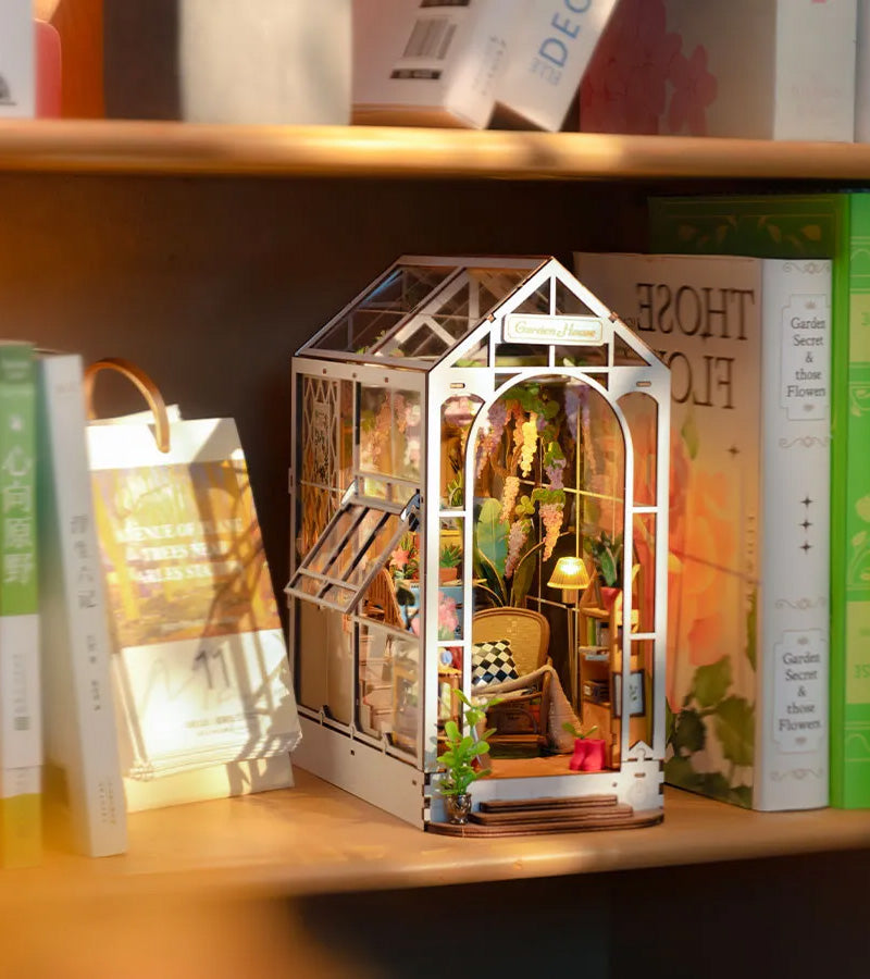Kit DIY maison miniature en serre-livre - Garden House