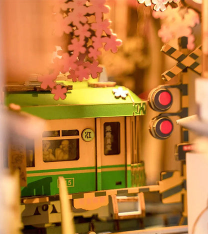 Kit DIY maison miniature en serre-livre - Sakura Densya
