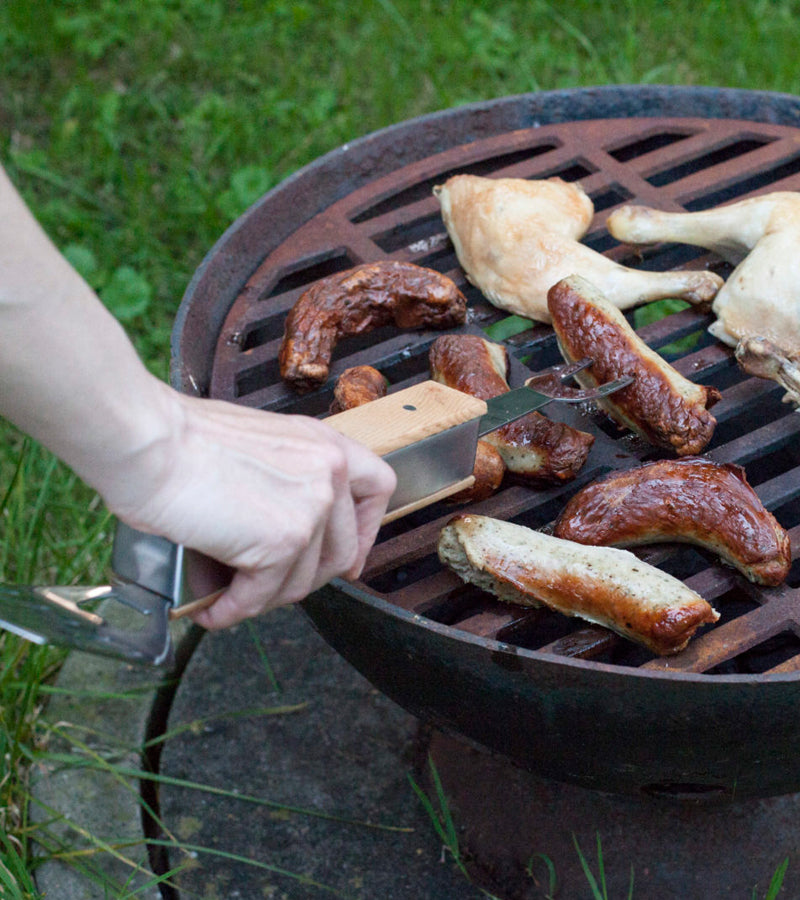 Ustensile pour barbecue 4 en 1 pliable – L'avant gardiste