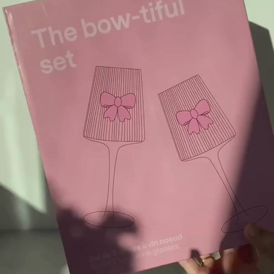 Coffret de deux verres à vin noeud