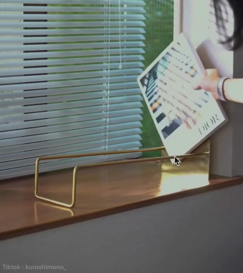 Serre-livre Slope - Detail