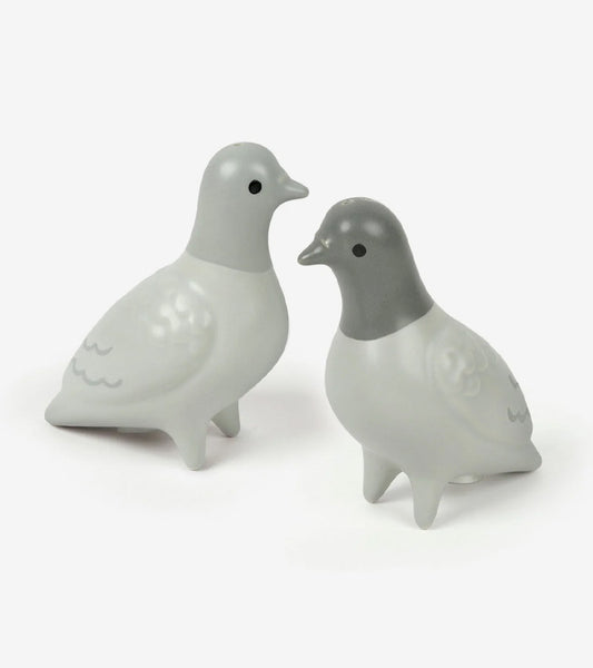 Salière et poivrière pigeons