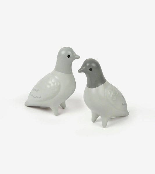 Salière et poivrière pigeons