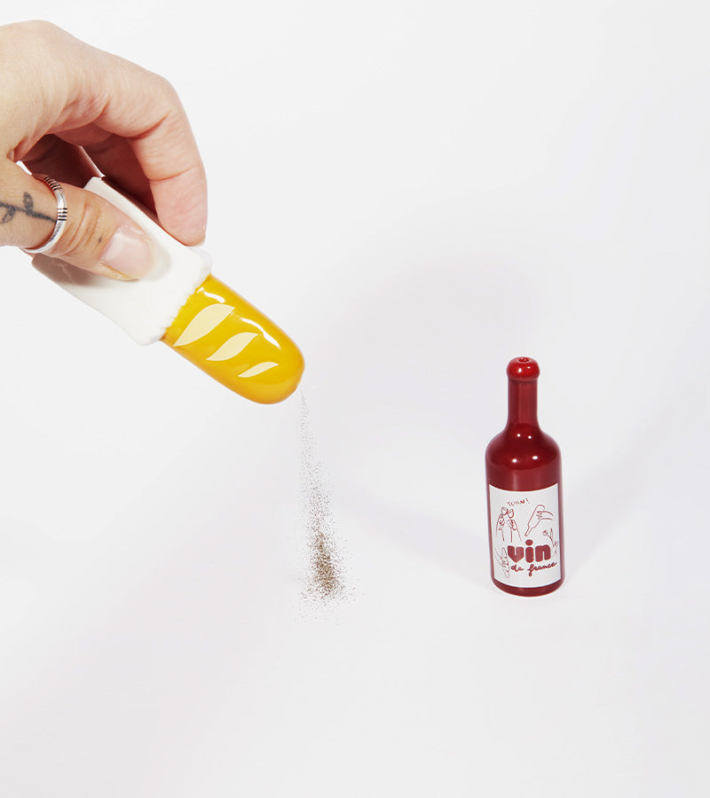 Salière poivrière baguette et vin