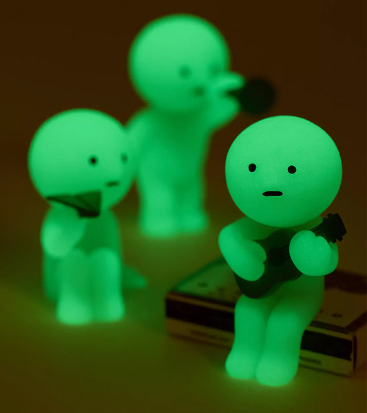 Figurine fluorescente Smiski - série Sunday