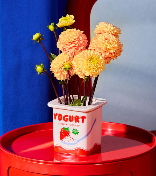 Vase / pot yaourt à la fraise
