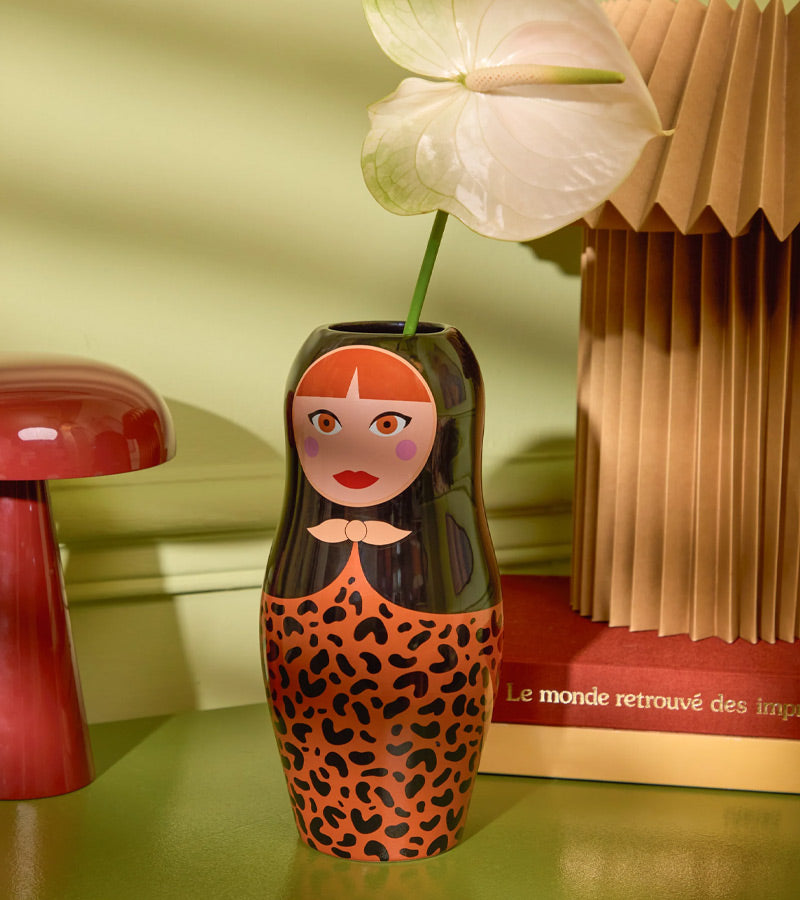 Vase poupée russe léopard