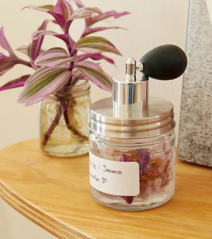 Kit pour créer votre propre parfum floral  Kikkerland